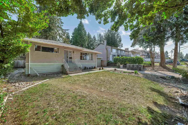 11712 97 AVENUE - photo 3 of 25