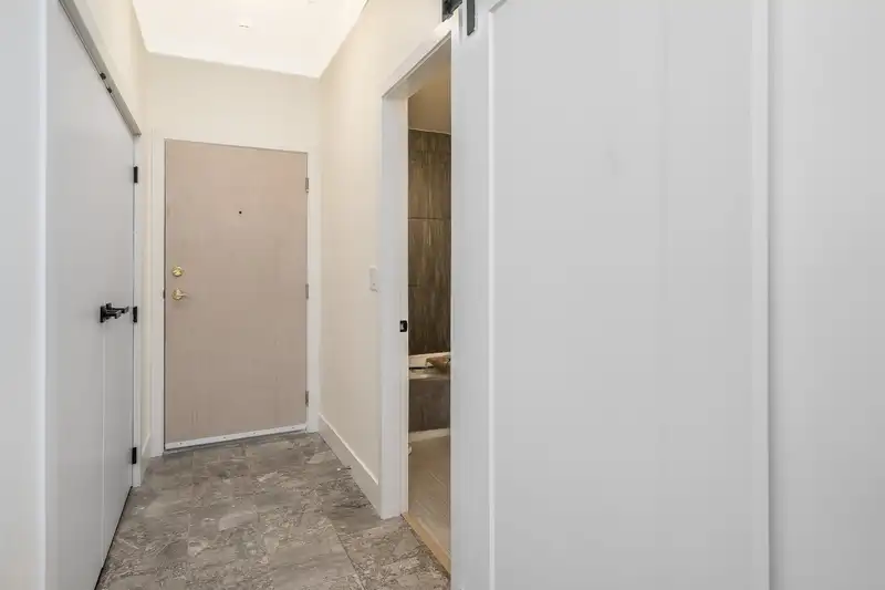123 13911 70 AVENUE - photo 2 of 40