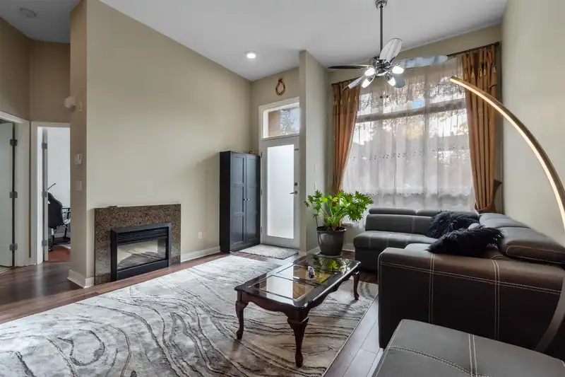 5 15353 100 AVENUE - photo 3 of 25