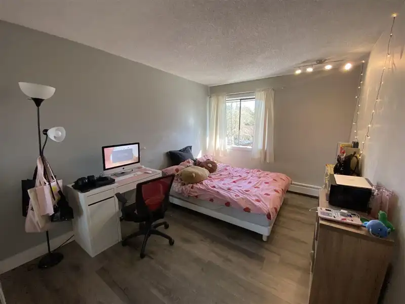 312 13977 74 AVENUE - photo 4 of 11