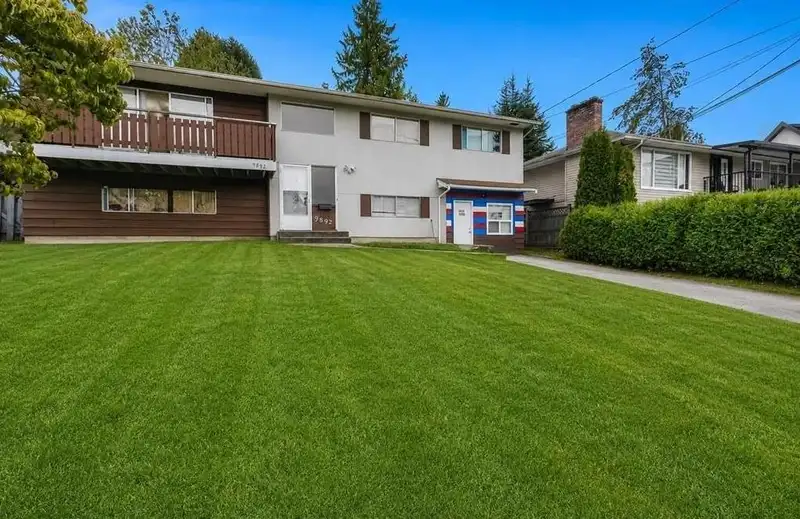 9892 130 STREET - photo 1 of 5