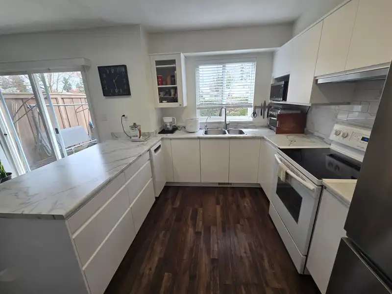 154 15501 89A AVENUE - photo 3 of 21