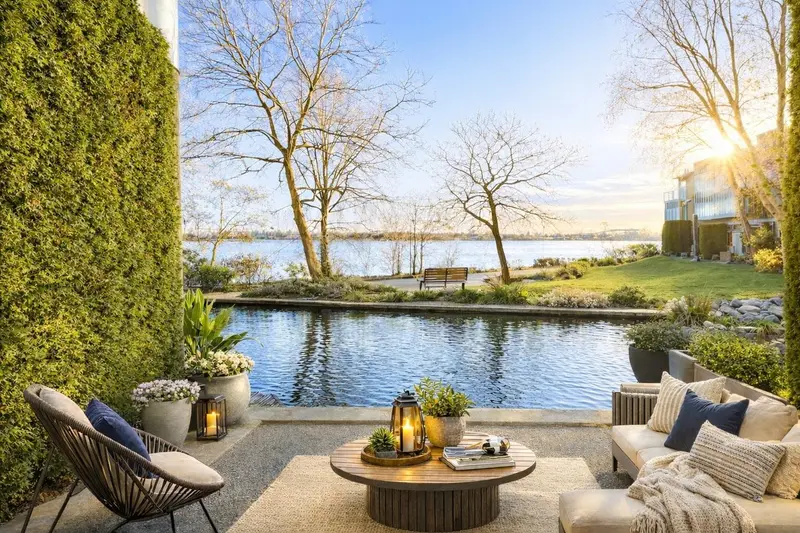 2178 E KENT AVENUE SOUTH - photo 1 of 25