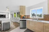 16176 78B AVENUE - thumbnail 21