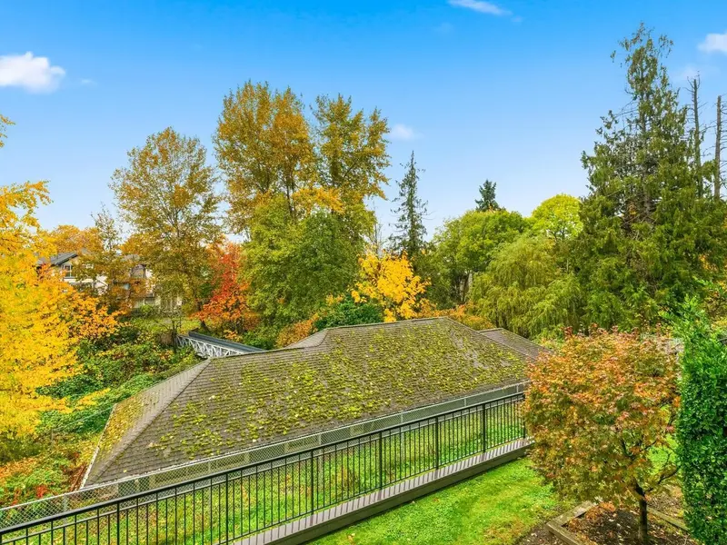 206 20062 FRASER HIGHWAY - photo 2 of 23