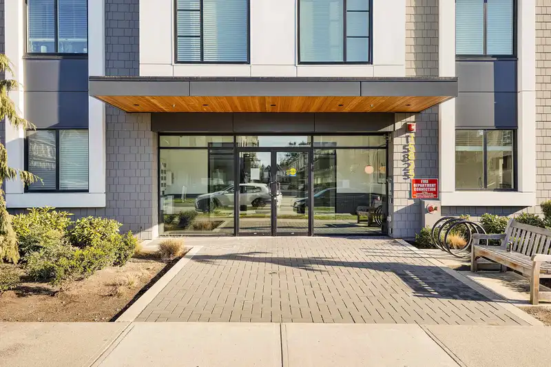 122 15825 85 AVENUE - photo 1 of 32
