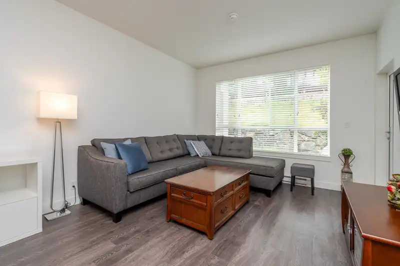 209 16396 64 AVENUE - photo 4 of 33