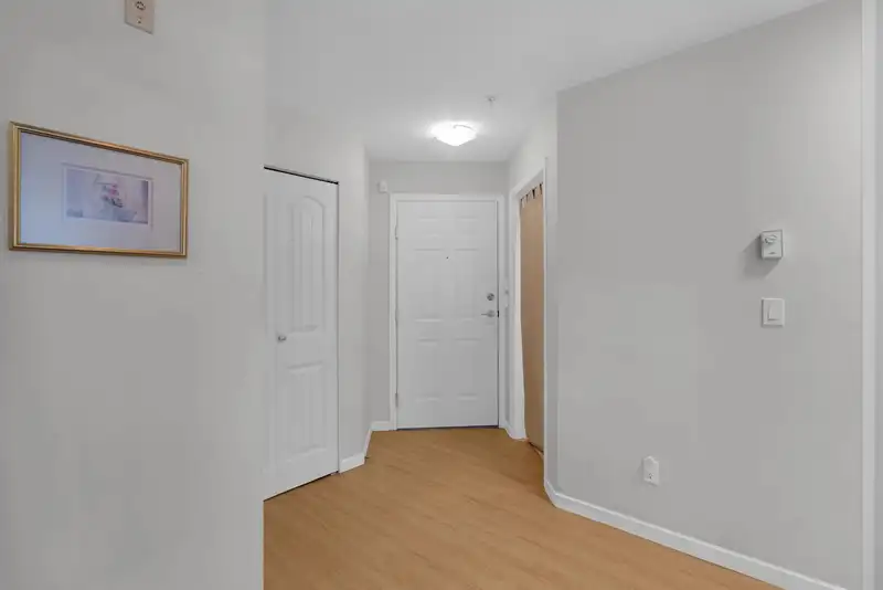 206 9668 148 STREET - photo 3 of 28