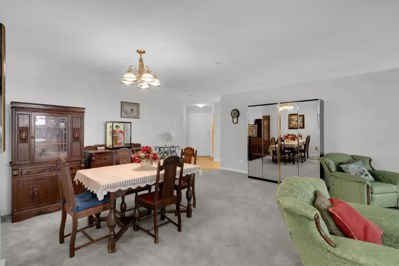 206 9668 148 STREET - photo 4 of 28