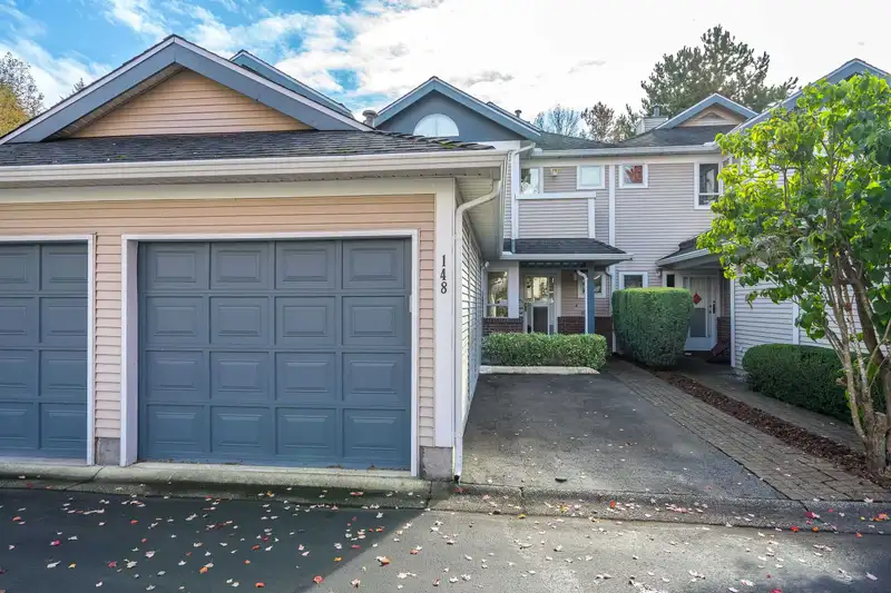 148 14154 103 AVENUE - photo 1 of 40