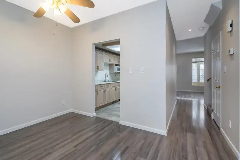 148 14154 103 AVENUE - photo 3 of 40