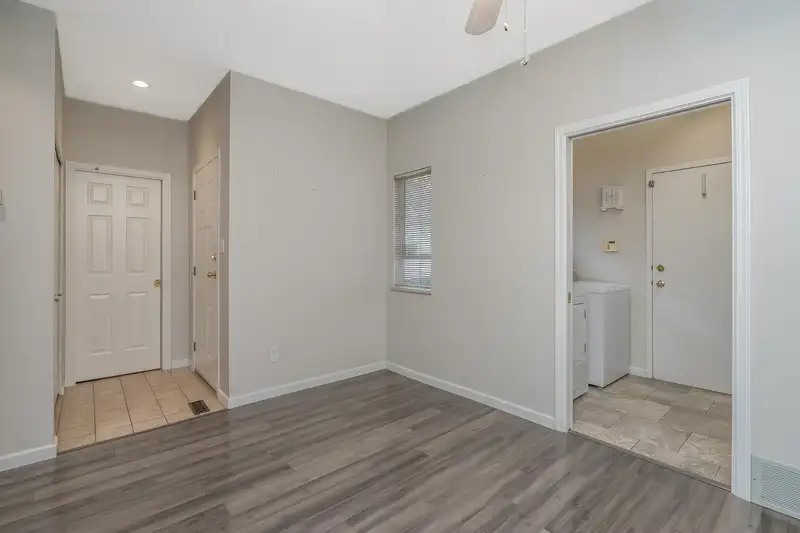 148 14154 103 AVENUE - photo 4 of 40