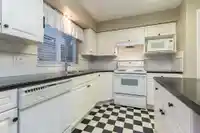 278 13888 70 AVENUE - thumbnail 3