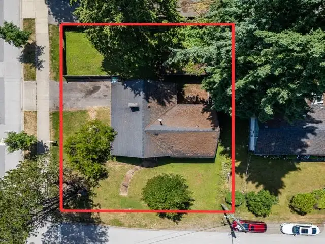 14588 110A AVENUE - photo 3 of 24