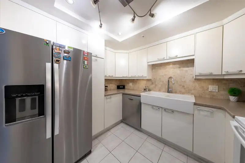 908 13383 108 AVENUE - photo 3 of 30