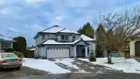 8169 153A STREET - thumbnail 1