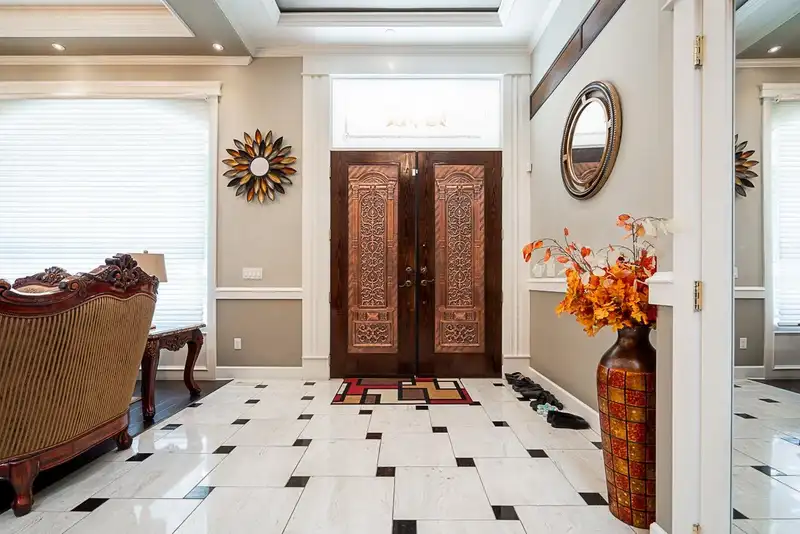 14267 69 AVENUE - photo 4 of 38