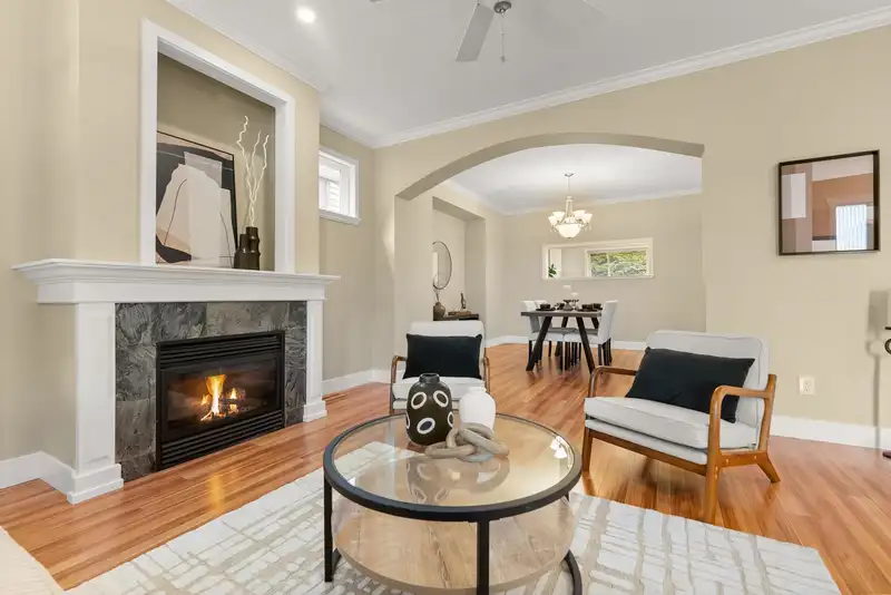 14781 59A AVENUE - photo 4 of 40