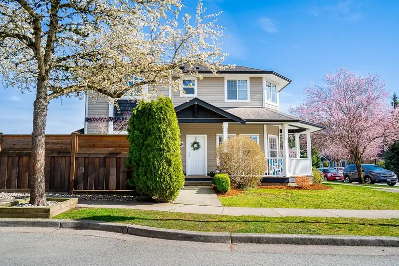 36126 SHADBOLT AVENUE - photo 2 of 25