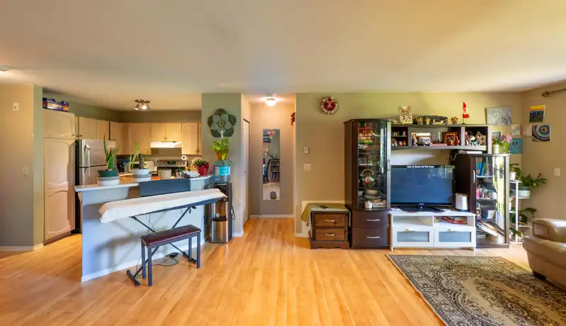 304 10756 138 STREET - photo 3 of 22