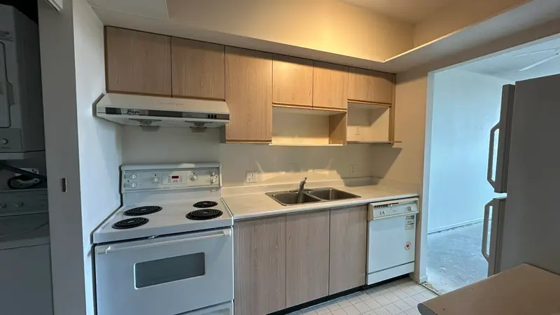 406 8871 LANSDOWNE ROAD - photo 2 of 23