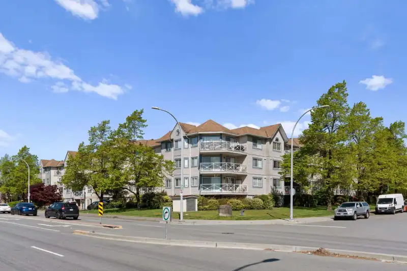 306 12101 80 AVENUE - photo 1 of 39