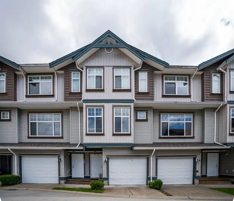 27 12585 72 AVENUE - photo 1 of 16
