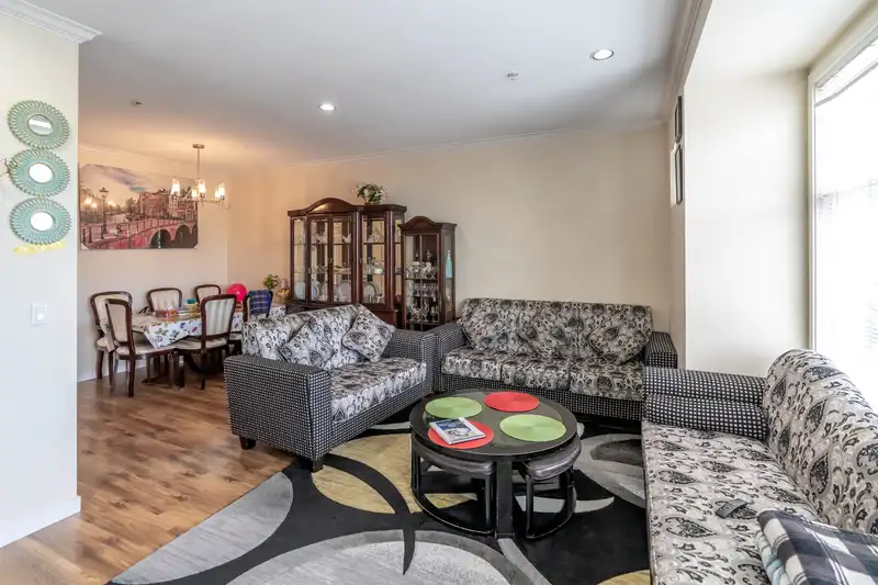27 12585 72 AVENUE - photo 3 of 16