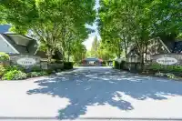 38 15968 82 AVENUE - thumbnail 1