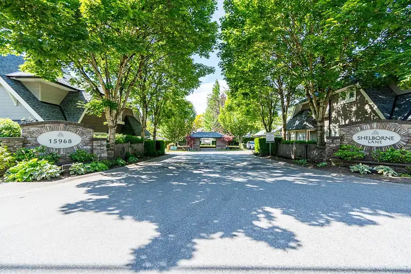 38 15968 82 AVENUE - photo 1 of 30