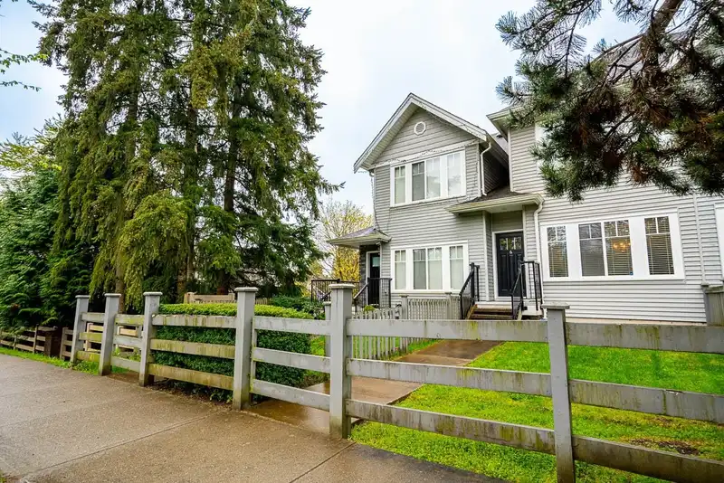 6 13864 HYLAND ROAD - photo 3 of 36