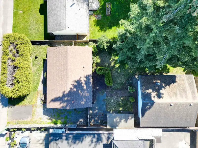 12300 82 AVENUE - photo 3 of 35