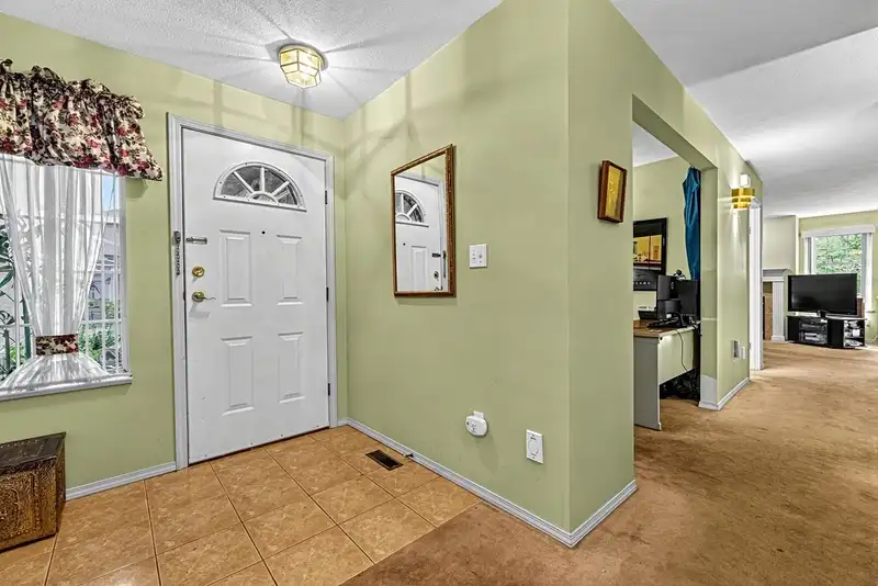 132 14861 98 AVENUE - photo 3 of 23