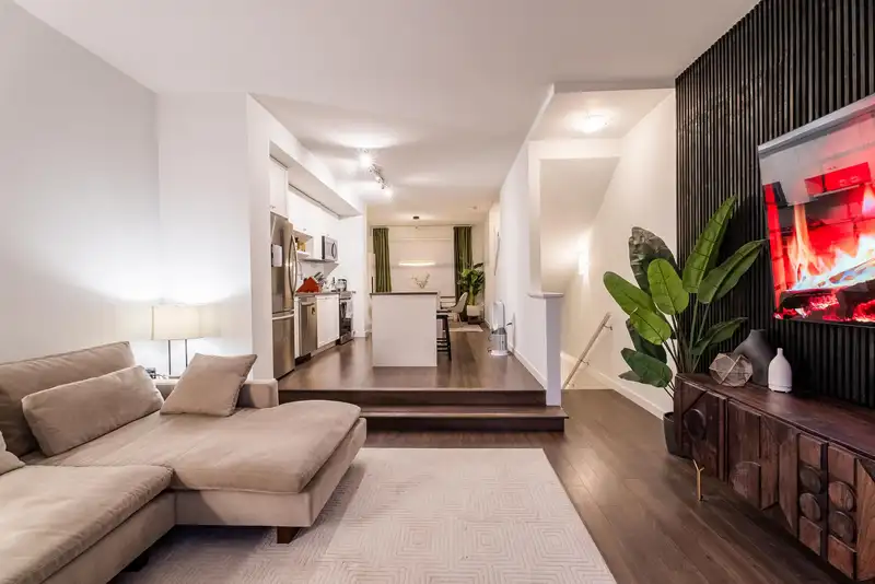 153 8168 136A STREET - photo 1 of 28