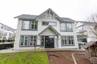153 8168 136A STREET - thumbnail 23