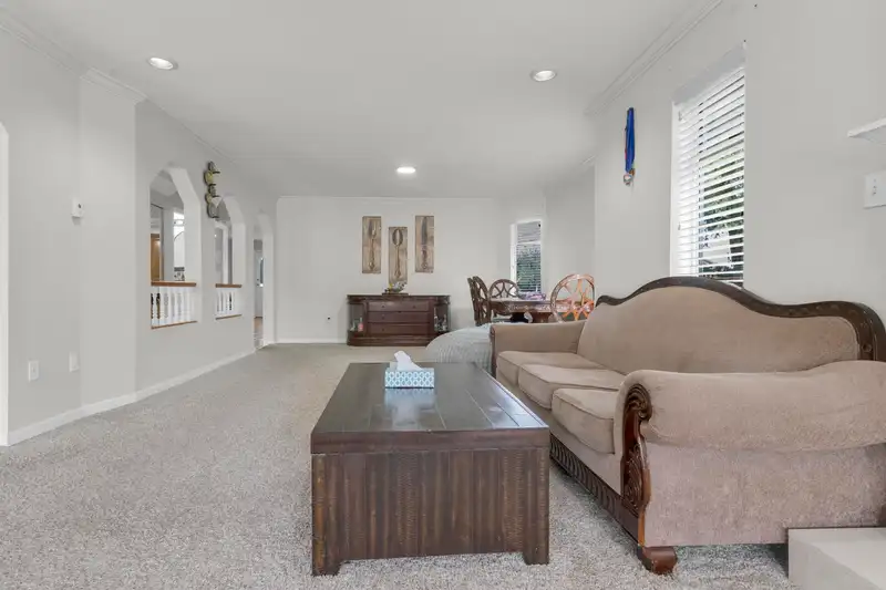 14337 77 AVENUE - photo 3 of 25