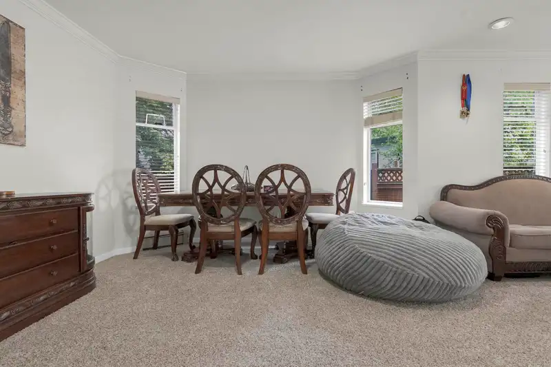 14337 77 AVENUE - photo 4 of 25