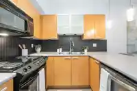 309 10455 UNIVERSITY DRIVE - thumbnail 4