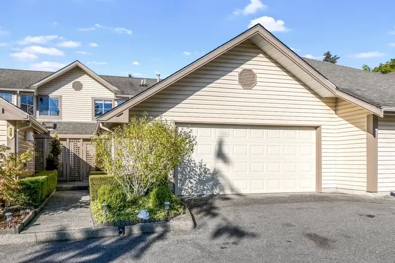 39 6140 192 STREET - photo 2 of 25