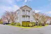 308 9948 151 STREET - thumbnail 1