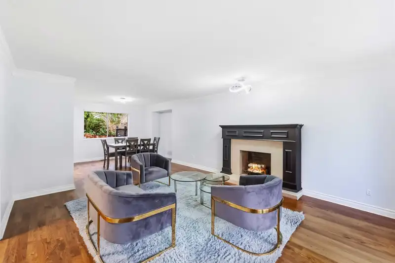 15751 98A AVENUE - photo 3 of 20