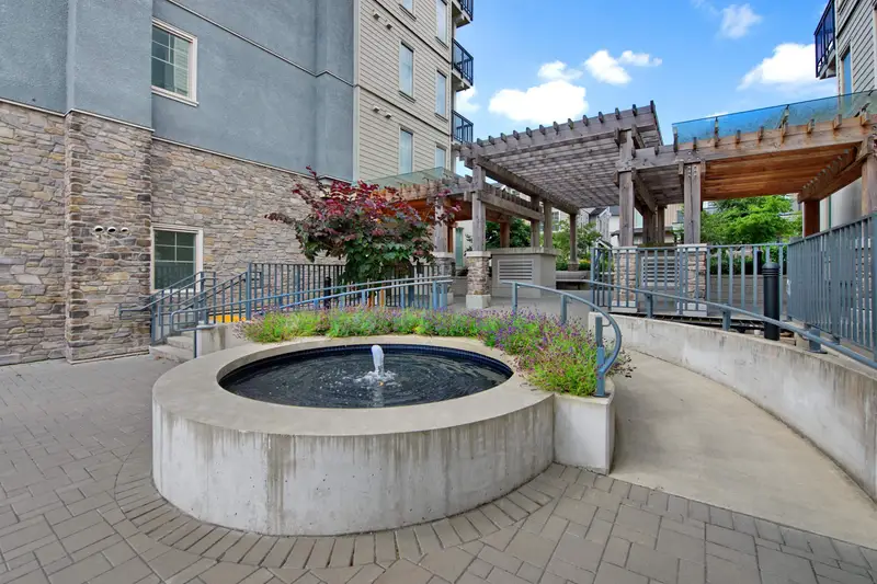 A105 20487 65 AVENUE - photo 4 of 25