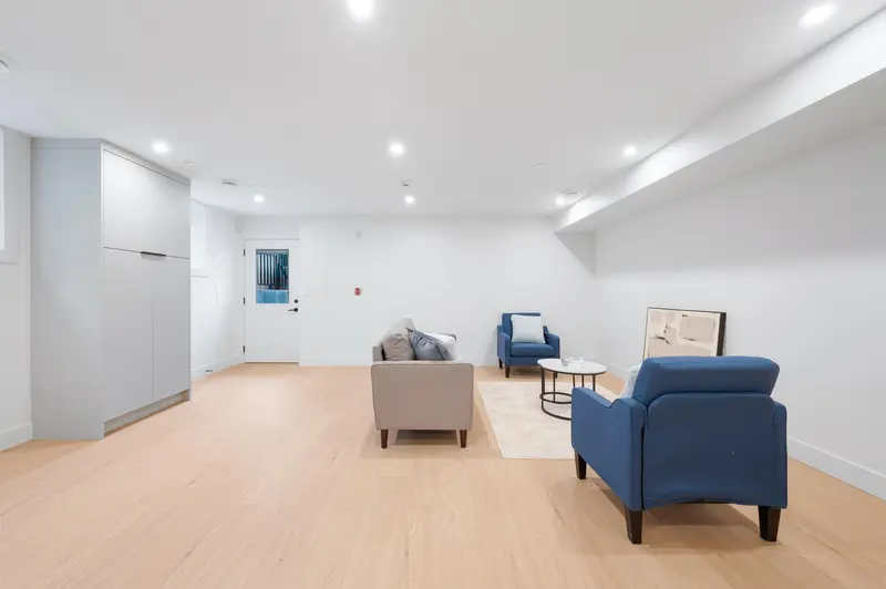 1 4855 VENABLES STREET - photo 3 of 24