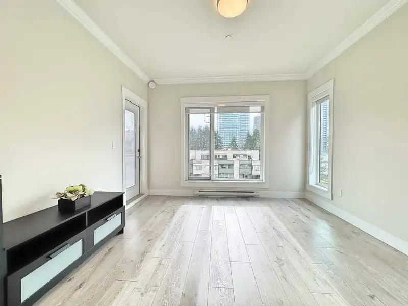 301 13799 101 AVENUE - photo 4 of 40