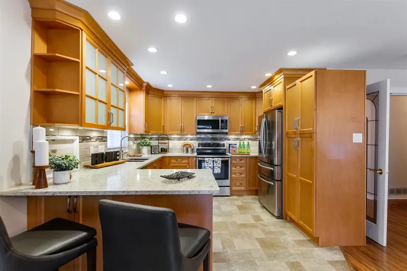 20575 89B AVENUE - photo 2 of 25