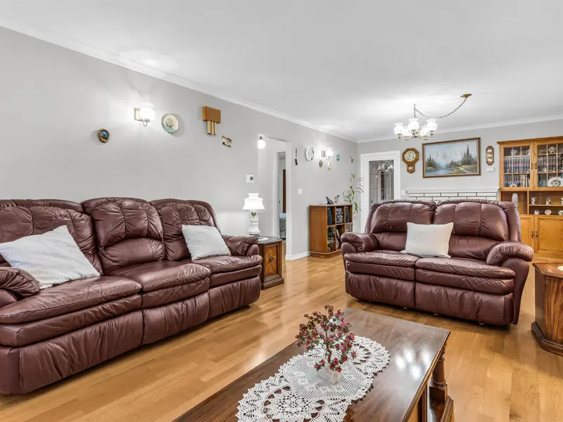 583 W 18TH AVENUE - photo 4 of 25