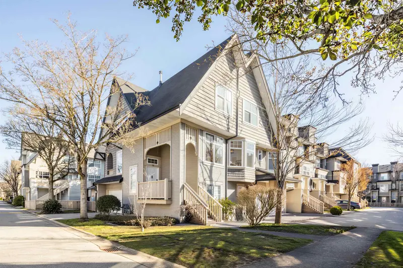 73 3711 ROBSON COURT - photo 2 of 25