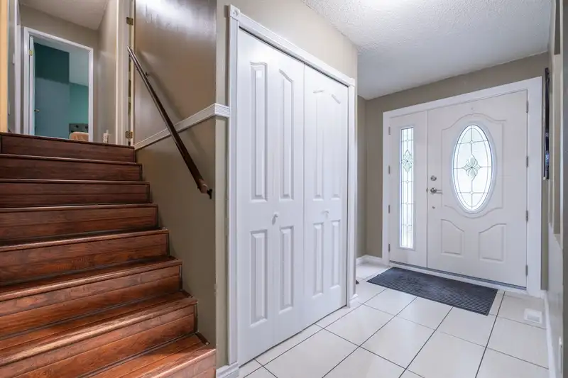 9222 132A STREET - photo 2 of 20