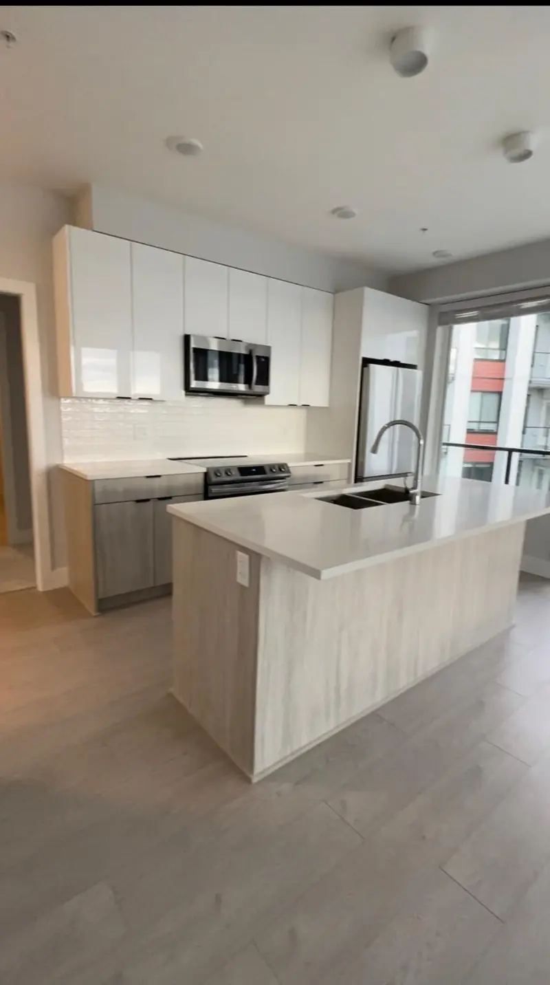 504 20360 LOGAN AVENUE - photo 2 of 17