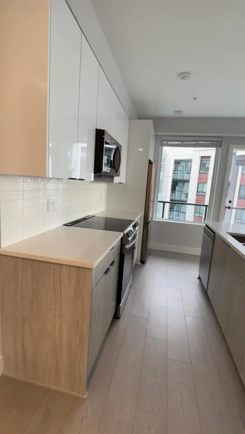 504 20360 LOGAN AVENUE - photo 3 of 17